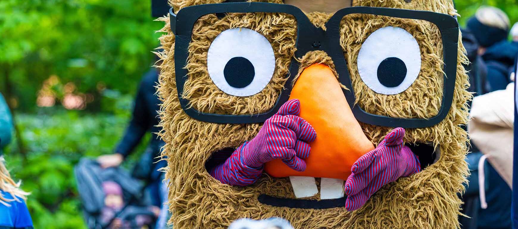 Ebla-Studio-Designagentur-Akademie-Werbeagentur-Beratung-Professionalität-Experten-Positionierung-Kommunikation-3D-Design-Kreativität-Philosophie-Murad-Ghanaimy